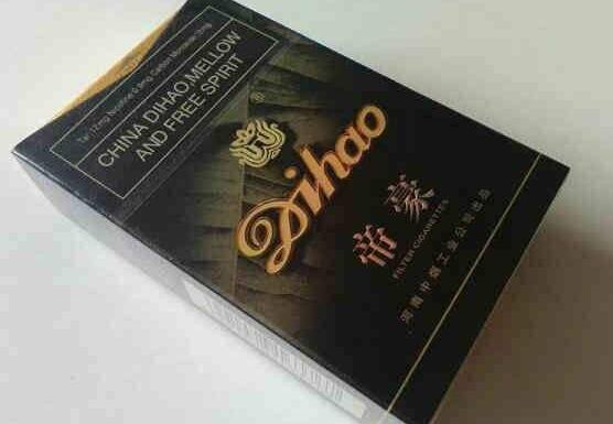 外烟侧翻黑盒图片真实